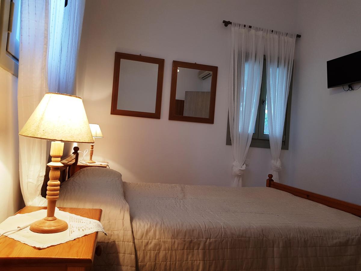 Theo'S Vacation Home Skýros Eksteriør bilde